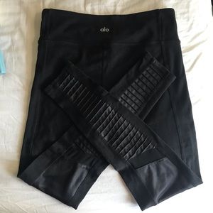 ALO Yoga- Moto leggings